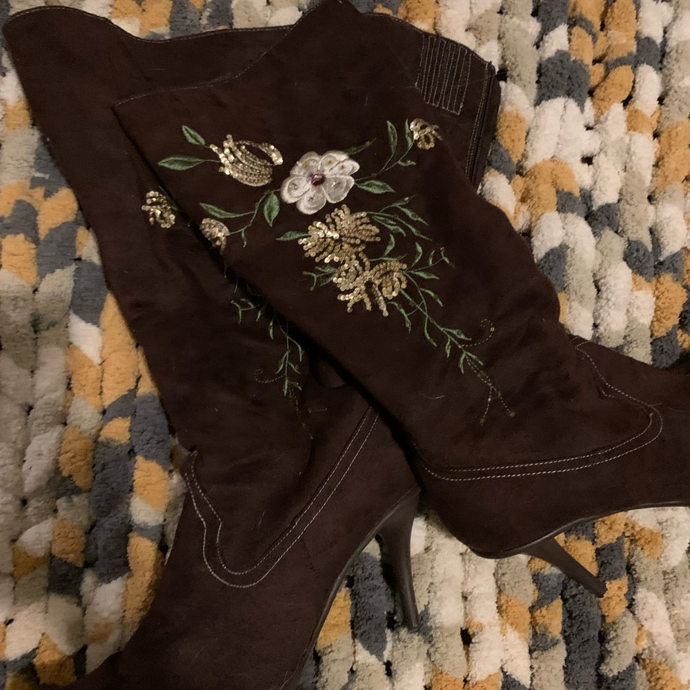 Embroidered Brown Women's Boots